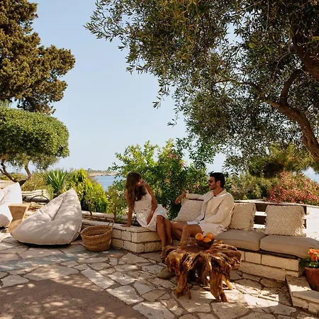 מלון Agali Paxos 4*