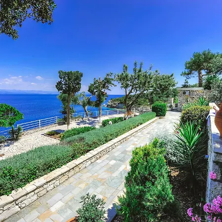 מלון Agali Paxos 4*