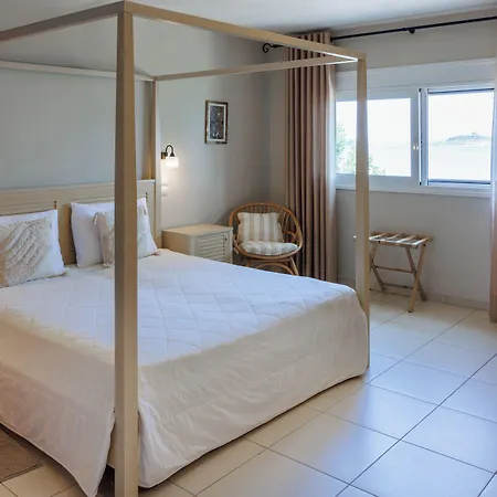 מלון Agali Paxos 4*