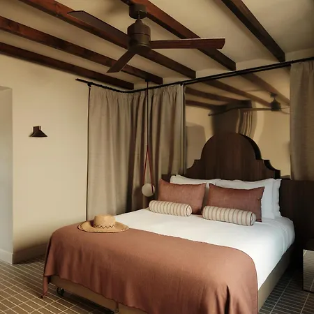 Agali Paxos 4*
