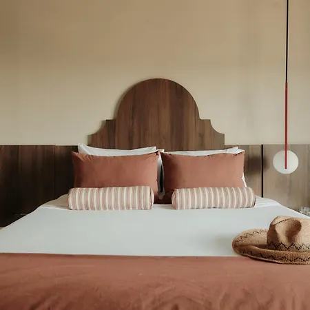 Agali Paxos 4*