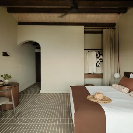 Agali Paxos 4* Oziás